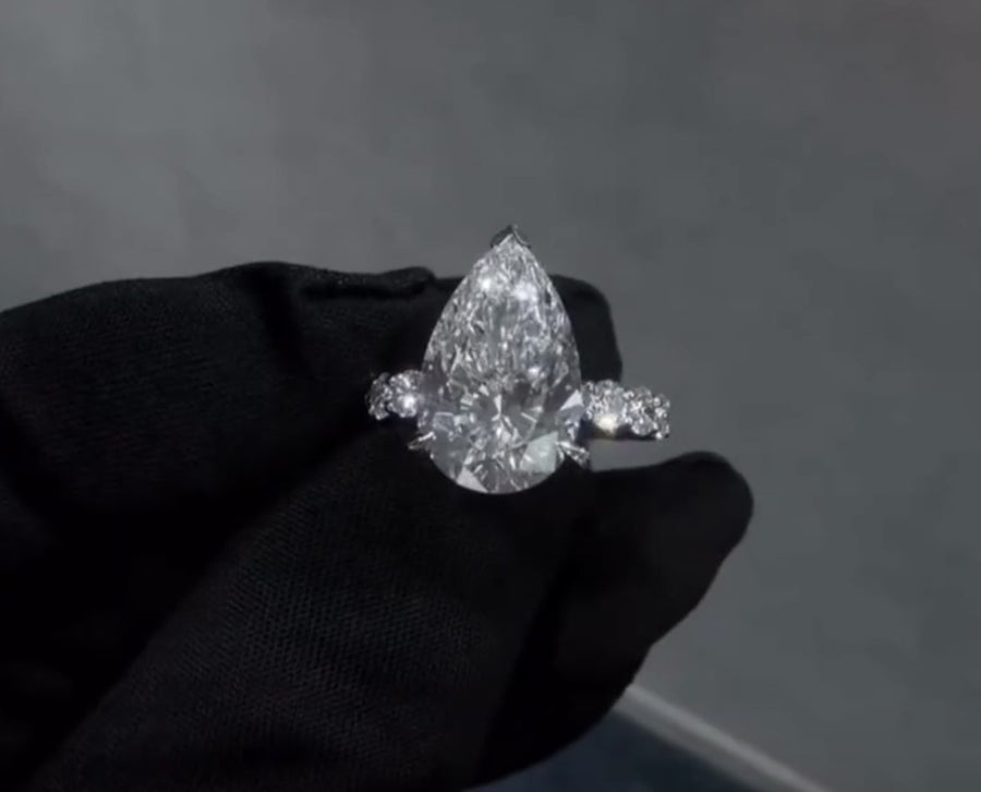 Design reference: pear diamond ring, front view