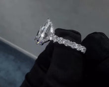 Load image into Gallery viewer, Design reference: pear diamond ring, side view