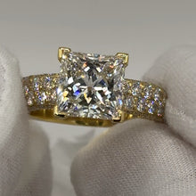 Load image into Gallery viewer, Princess-cut diamond ring, top view of the center and pavé rows
